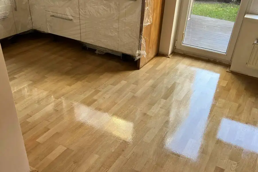 Renovace dřevěné třívrstvé podlahy